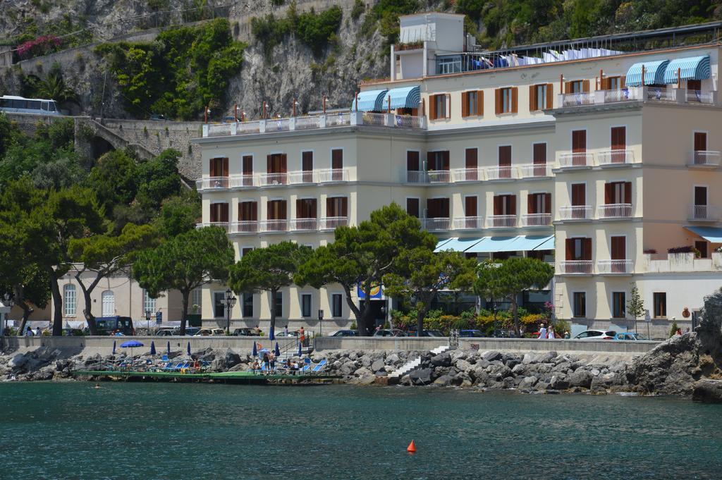 אמאלפי Hotel La Bussola מראה חיצוני תמונה